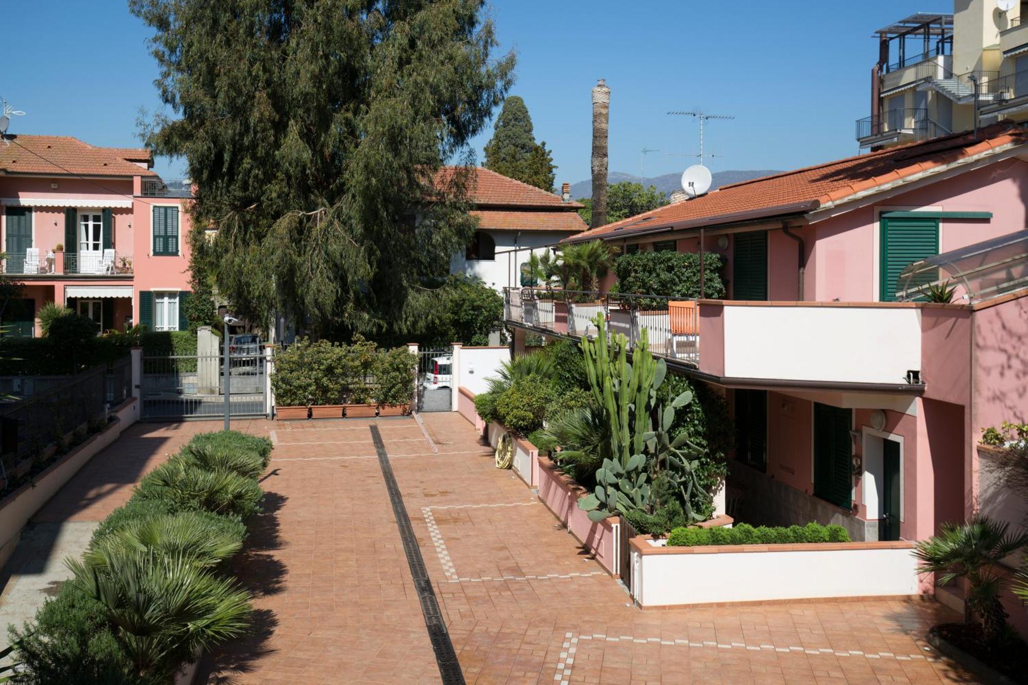World Village Apartments Diano Marina Exterior photo